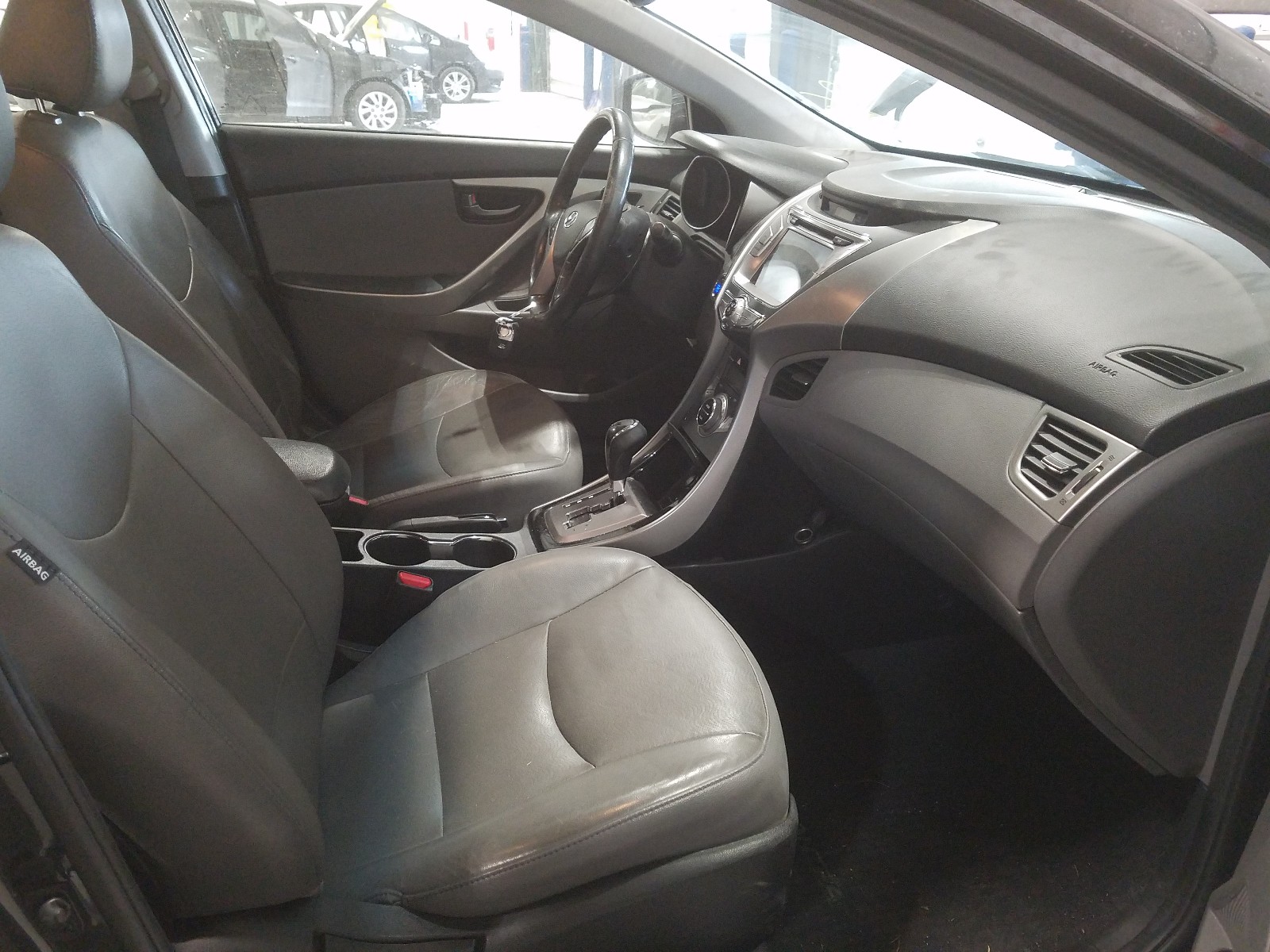 Photo 4 VIN: 5NPDH4AE8DH304102 - HYUNDAI ELANTRA GL 