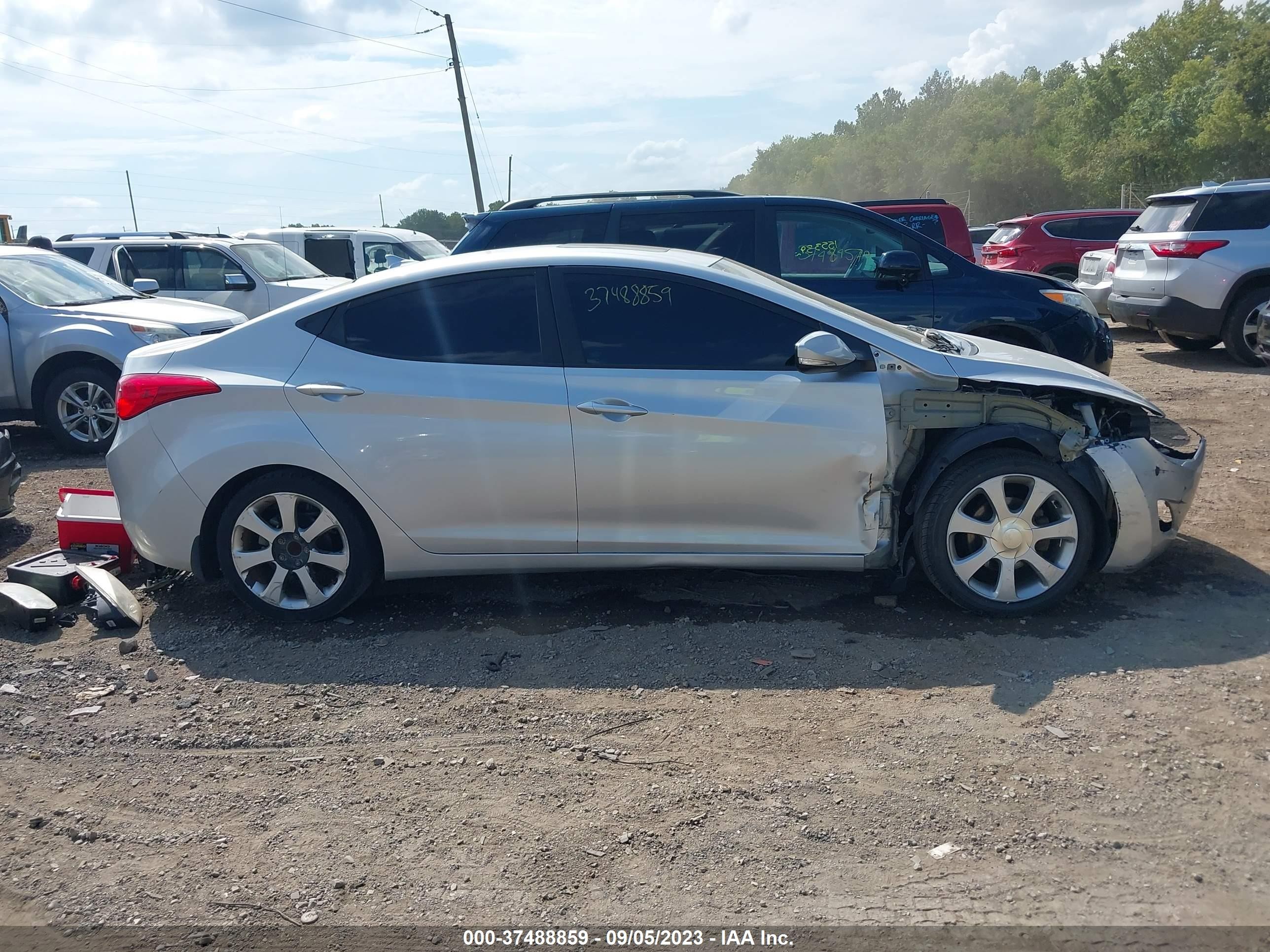 Photo 13 VIN: 5NPDH4AE8DH331431 - HYUNDAI ELANTRA 