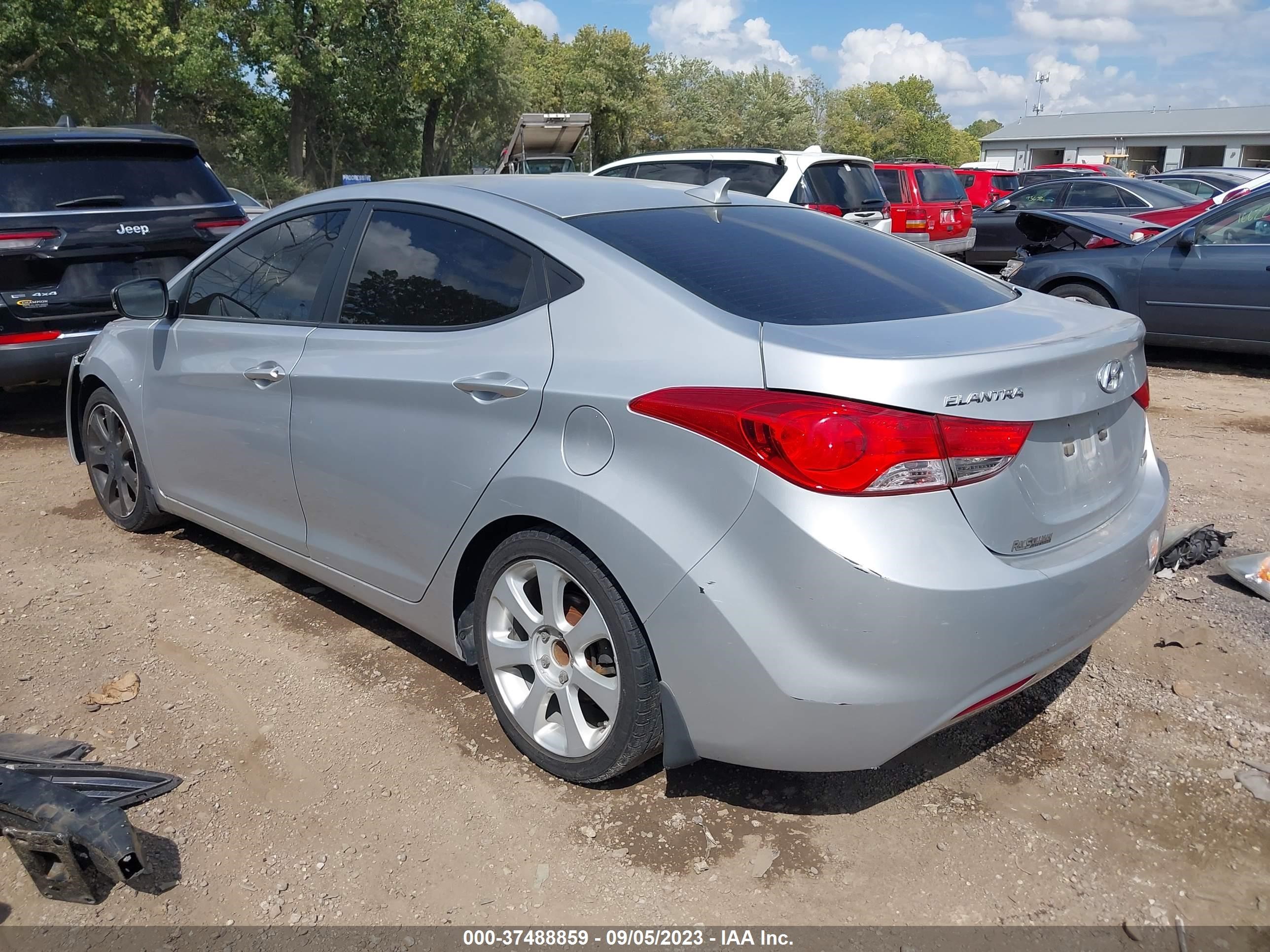 Photo 2 VIN: 5NPDH4AE8DH331431 - HYUNDAI ELANTRA 