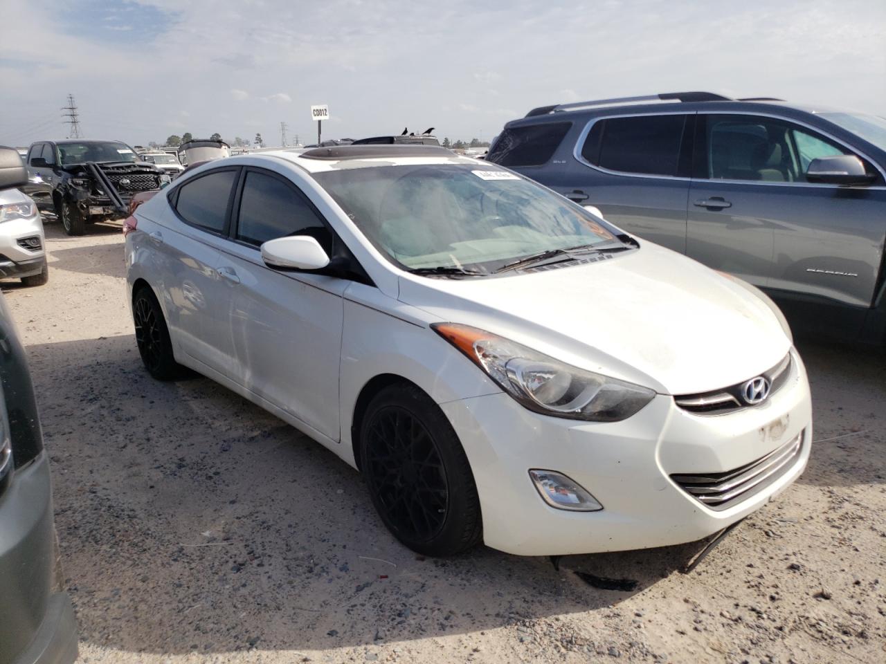 Photo 3 VIN: 5NPDH4AE8DH334829 - HYUNDAI ELANTRA 