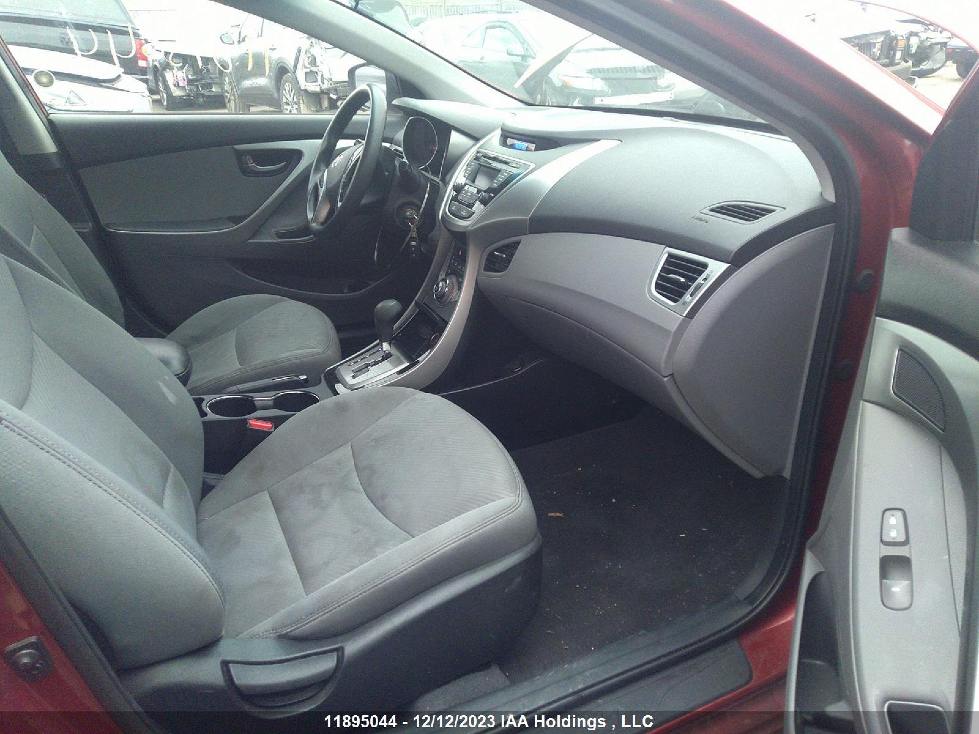 Photo 4 VIN: 5NPDH4AE8DH368057 - HYUNDAI ELANTRA 