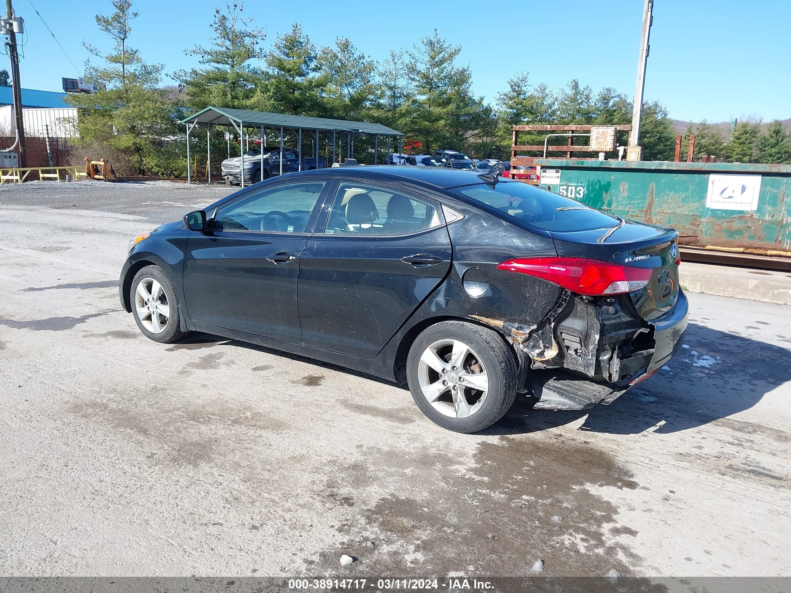 Photo 2 VIN: 5NPDH4AE8DH373890 - HYUNDAI ELANTRA 