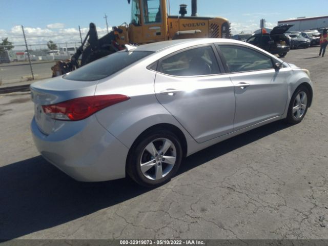 Photo 3 VIN: 5NPDH4AE8DH375199 - HYUNDAI ELANTRA 