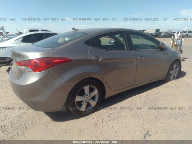 Photo 3 VIN: 5NPDH4AE8DH391225 - HYUNDAI ELANTRA 