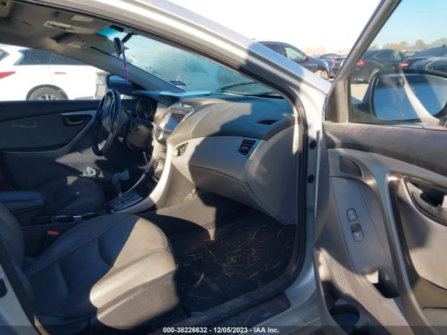 Photo 4 VIN: 5NPDH4AE8DH396117 - HYUNDAI ELANTRA 