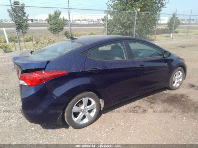 Photo 3 VIN: 5NPDH4AE8DH402207 - HYUNDAI ELANTRA 