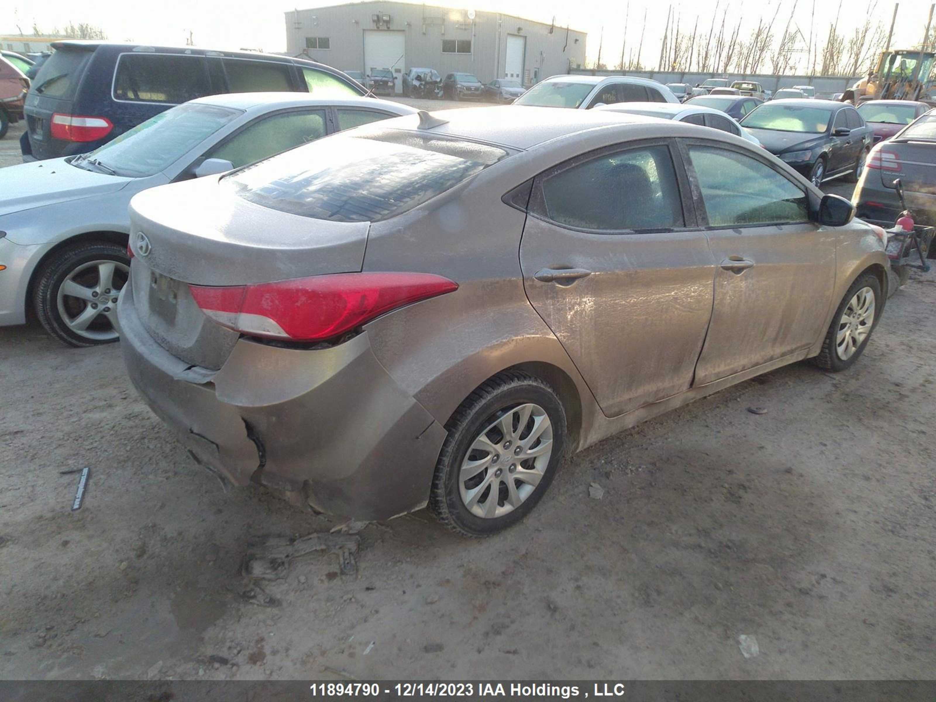 Photo 3 VIN: 5NPDH4AE8DH408282 - HYUNDAI ELANTRA 