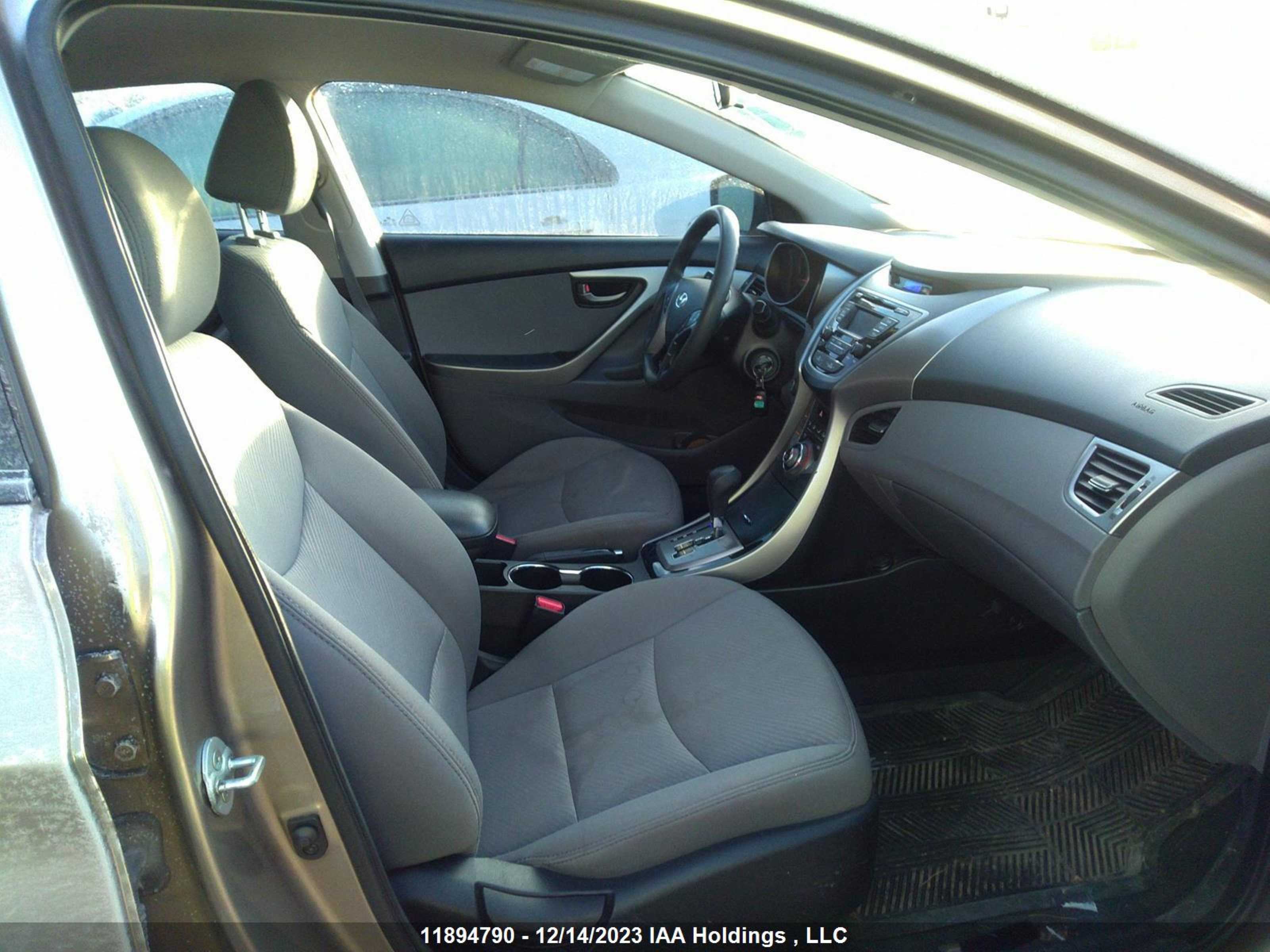 Photo 4 VIN: 5NPDH4AE8DH408282 - HYUNDAI ELANTRA 