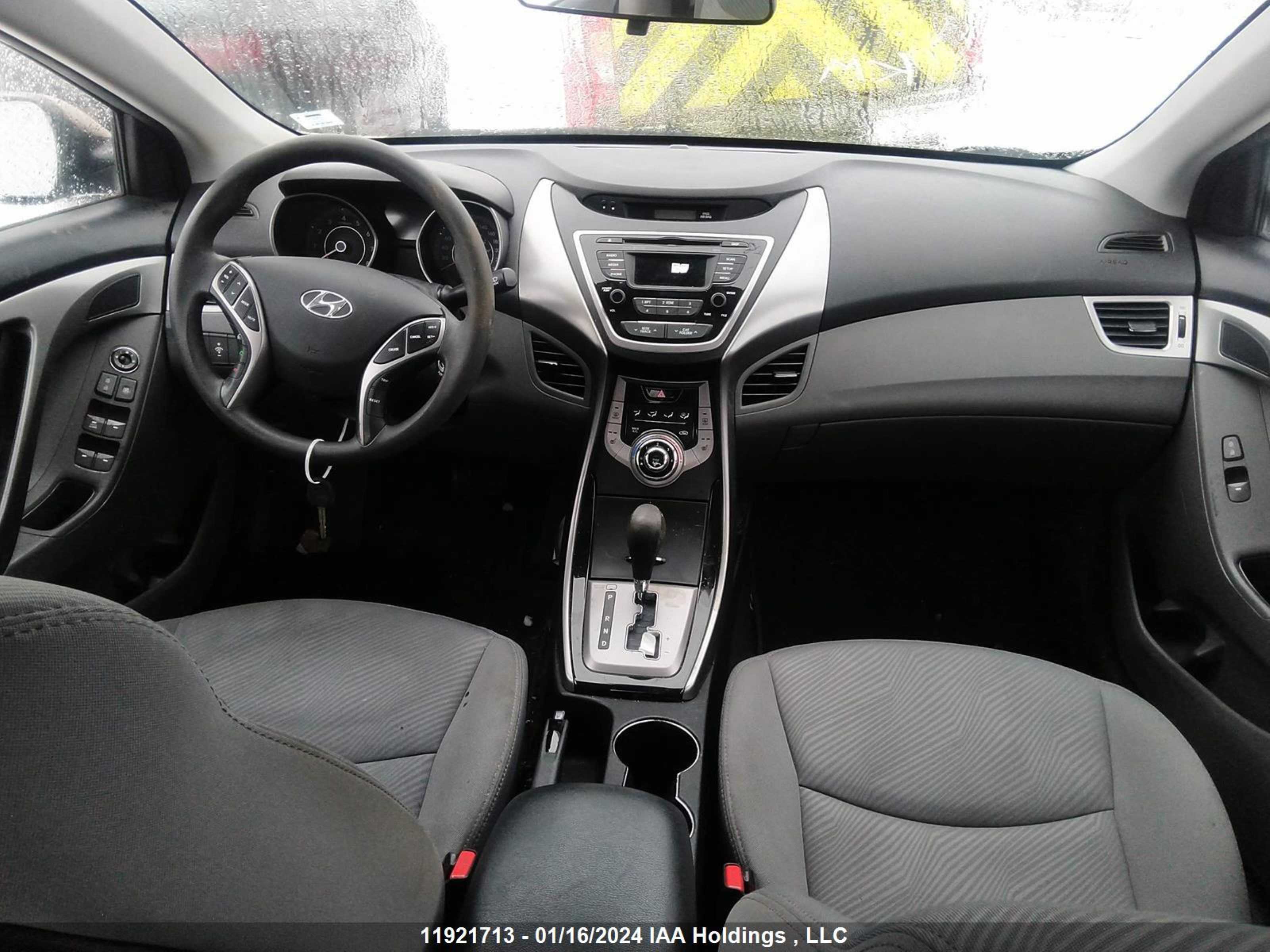 Photo 4 VIN: 5NPDH4AE8DH410811 - HYUNDAI ELANTRA 