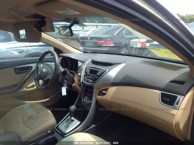 Photo 4 VIN: 5NPDH4AE8DH423901 - HYUNDAI ELANTRA 