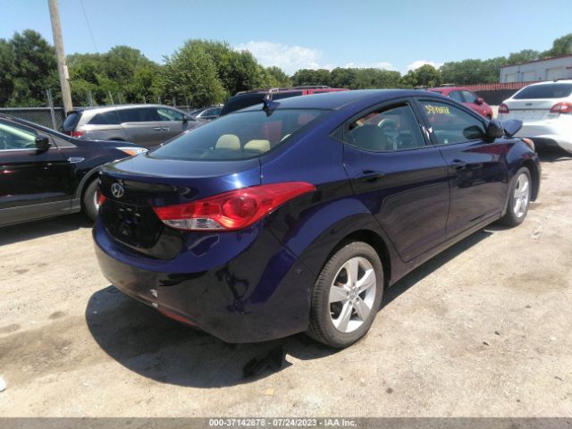 Photo 3 VIN: 5NPDH4AE8DH435031 - HYUNDAI ELANTRA 