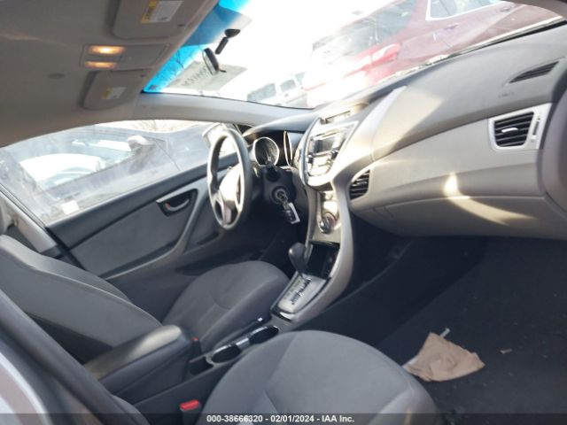 Photo 4 VIN: 5NPDH4AE8DH449916 - HYUNDAI ELANTRA 