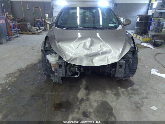 Photo 5 VIN: 5NPDH4AE8EH532277 - HYUNDAI ELANTRA 