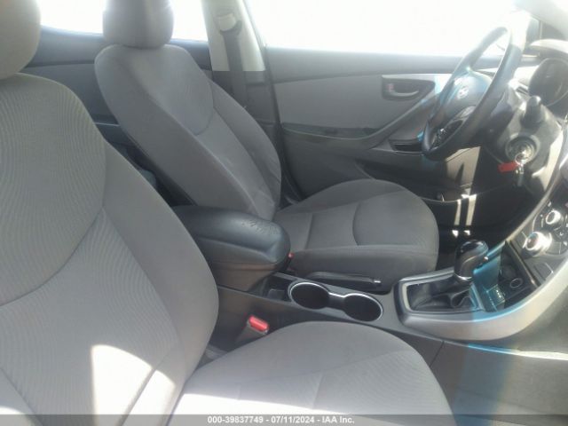 Photo 4 VIN: 5NPDH4AE8FH568181 - HYUNDAI ELANTRA 