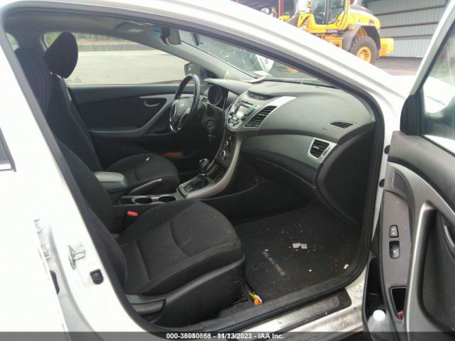 Photo 4 VIN: 5NPDH4AE8FH582064 - HYUNDAI ELANTRA 