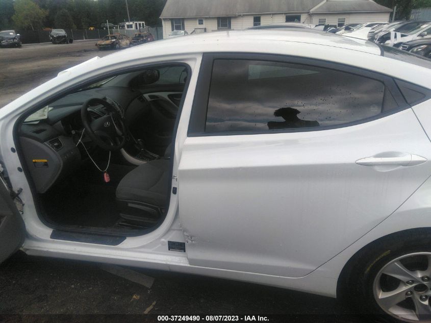 Photo 13 VIN: 5NPDH4AE8FH590293 - HYUNDAI ELANTRA 