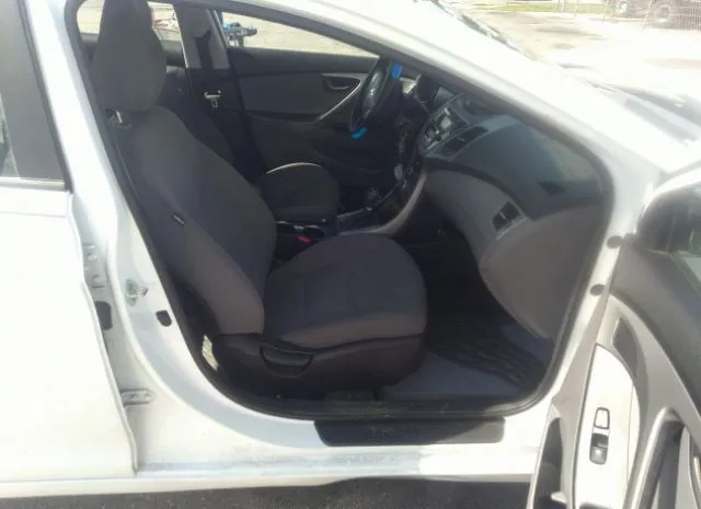 Photo 4 VIN: 5NPDH4AE8FH591718 - HYUNDAI ELANTRA 