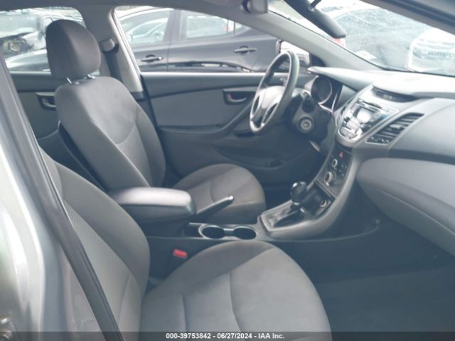 Photo 4 VIN: 5NPDH4AE8FH599589 - HYUNDAI ELANTRA 