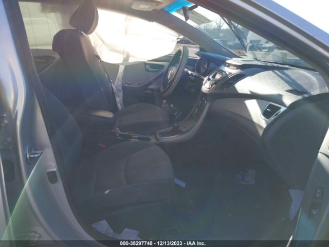 Photo 4 VIN: 5NPDH4AE8FH616164 - HYUNDAI ELANTRA 