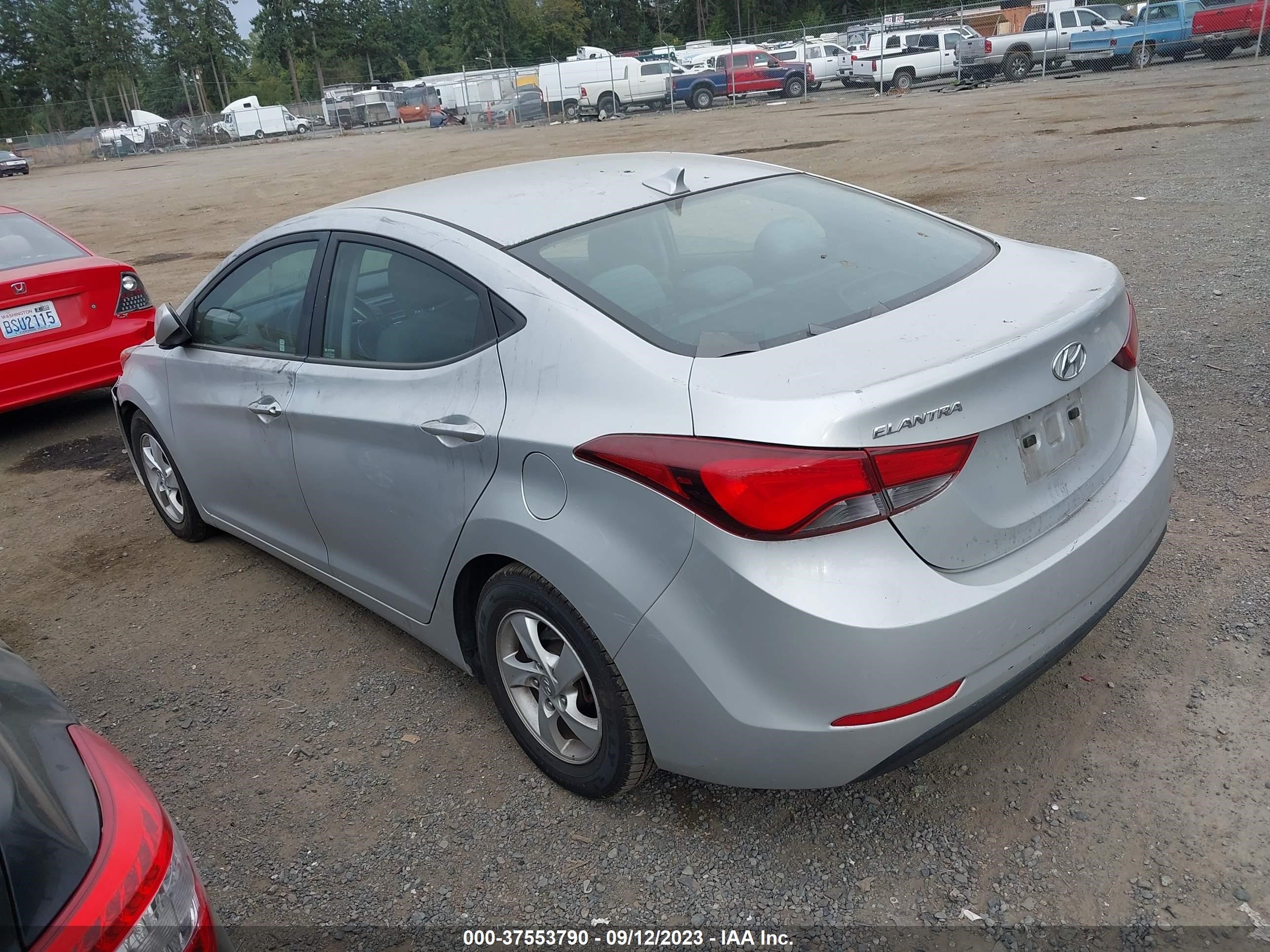 Photo 2 VIN: 5NPDH4AE8FH635278 - HYUNDAI ELANTRA 