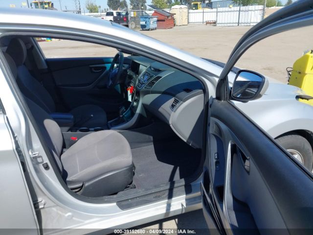 Photo 4 VIN: 5NPDH4AE8FH646202 - HYUNDAI ELANTRA 