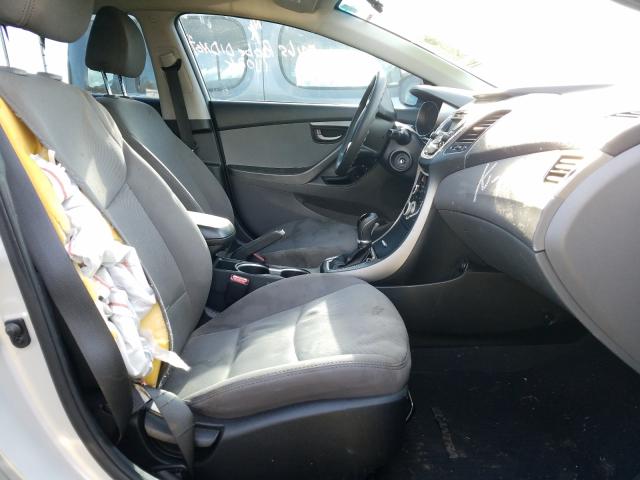 Photo 4 VIN: 5NPDH4AE8GH665379 - HYUNDAI ELANTRA SE 