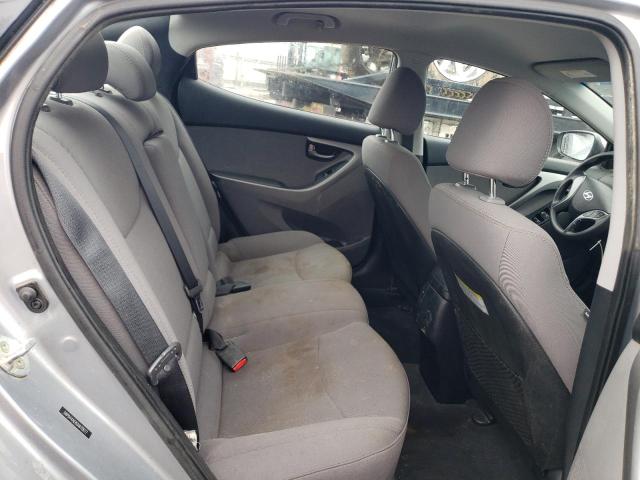 Photo 9 VIN: 5NPDH4AE8GH670677 - HYUNDAI ELANTRA SE 