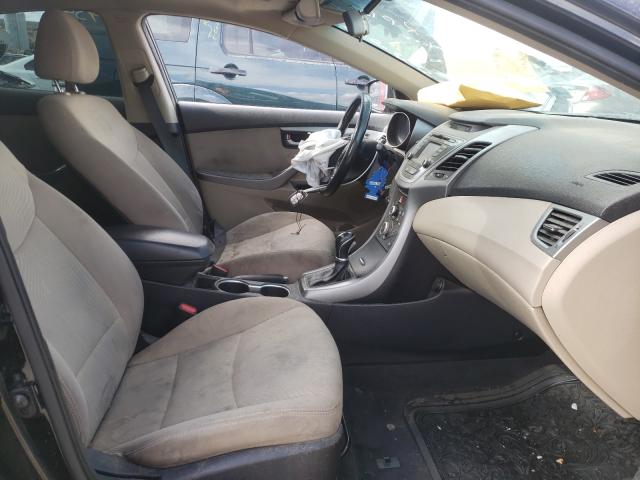 Photo 4 VIN: 5NPDH4AE8GH679945 - HYUNDAI ELANTRA SE 