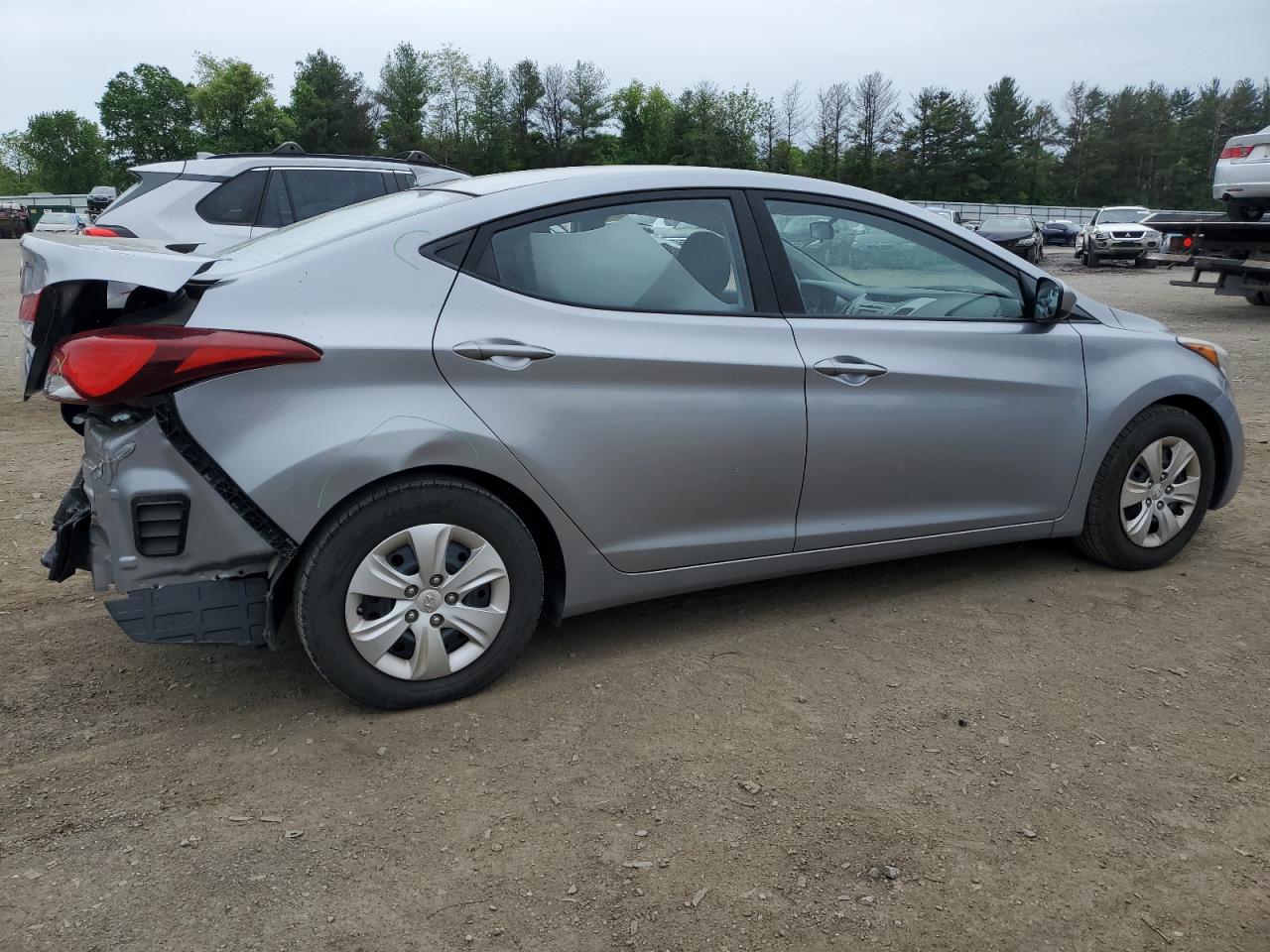 Photo 2 VIN: 5NPDH4AE8GH689584 - HYUNDAI ELANTRA 