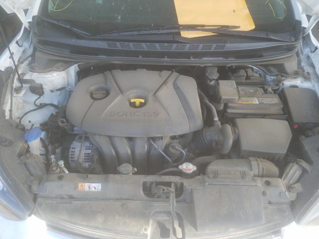 Photo 6 VIN: 5NPDH4AE8GH698284 - HYUNDAI ELANTRA SE 