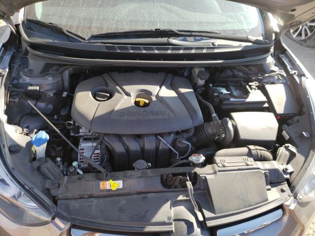 Photo 6 VIN: 5NPDH4AE8GH709803 - HYUNDAI ELANTRA SE 