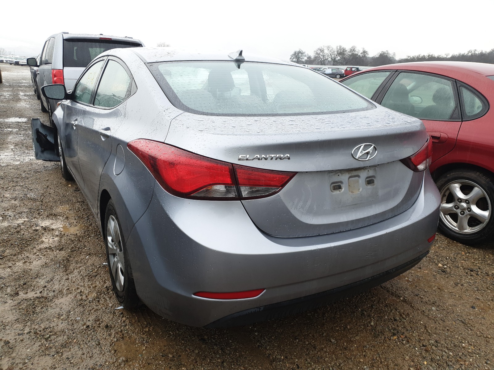 Photo 2 VIN: 5NPDH4AE8GH715682 - HYUNDAI ELANTRA SE 