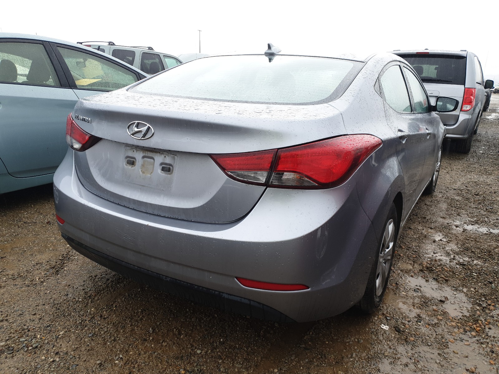 Photo 3 VIN: 5NPDH4AE8GH715682 - HYUNDAI ELANTRA SE 