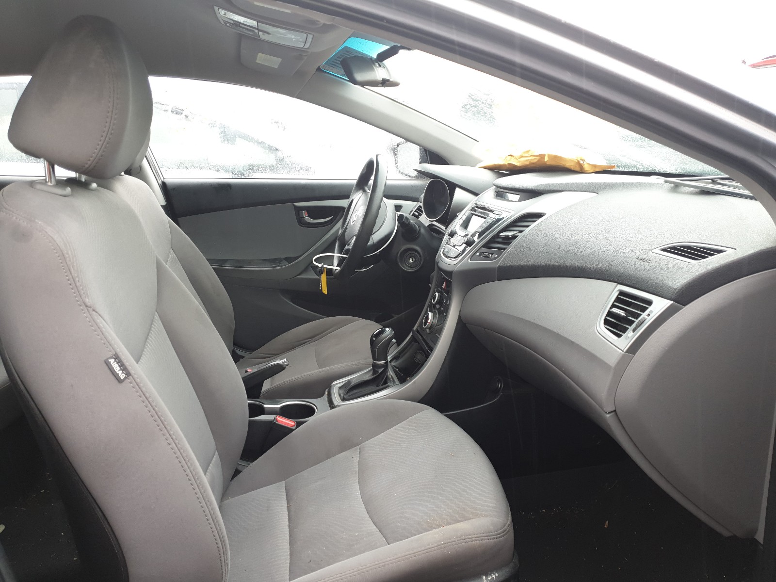 Photo 4 VIN: 5NPDH4AE8GH715682 - HYUNDAI ELANTRA SE 