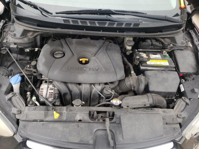 Photo 6 VIN: 5NPDH4AE8GH720669 - HYUNDAI ELANTRA SE 