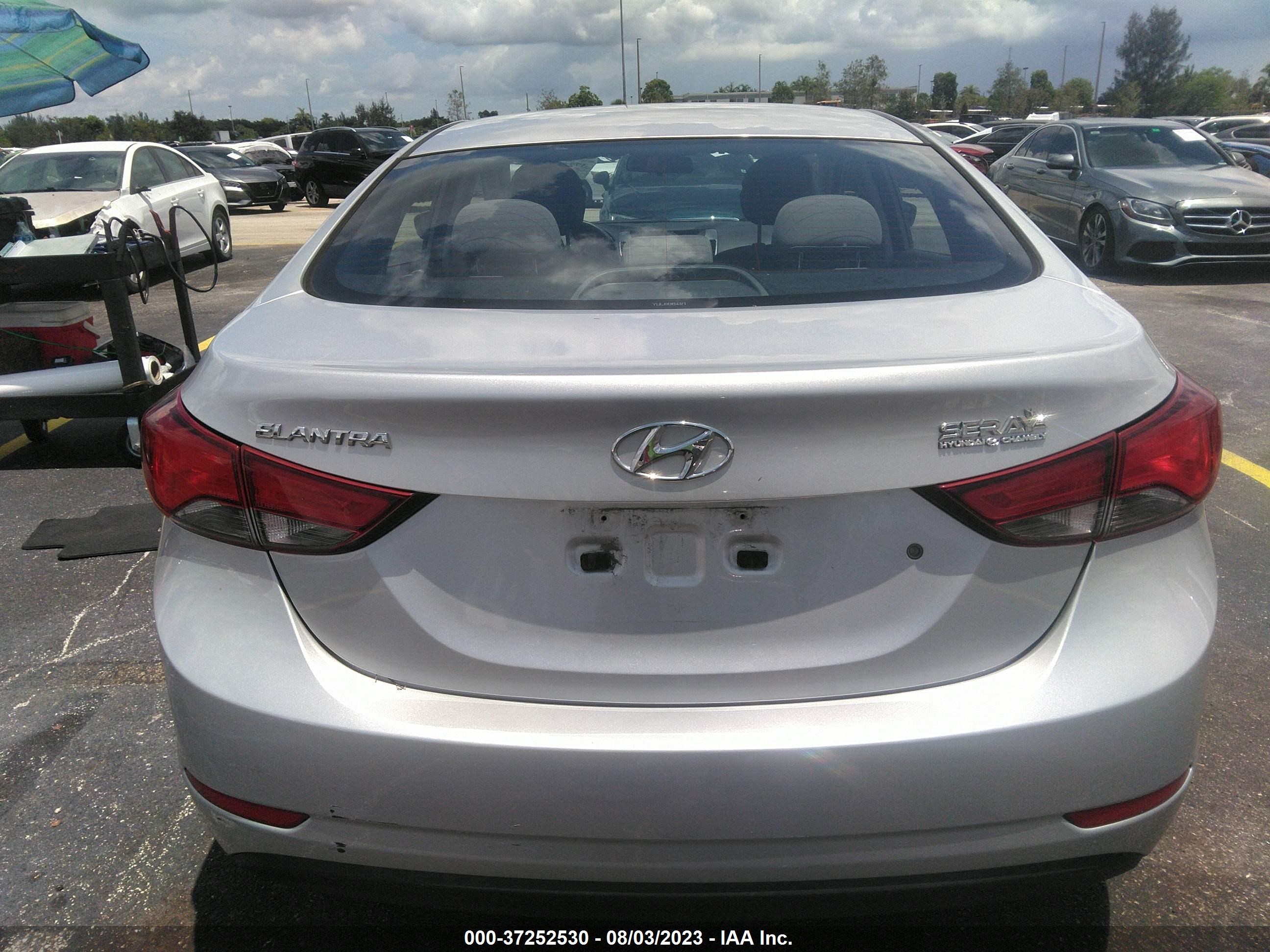 Photo 14 VIN: 5NPDH4AE8GH728027 - HYUNDAI ELANTRA 