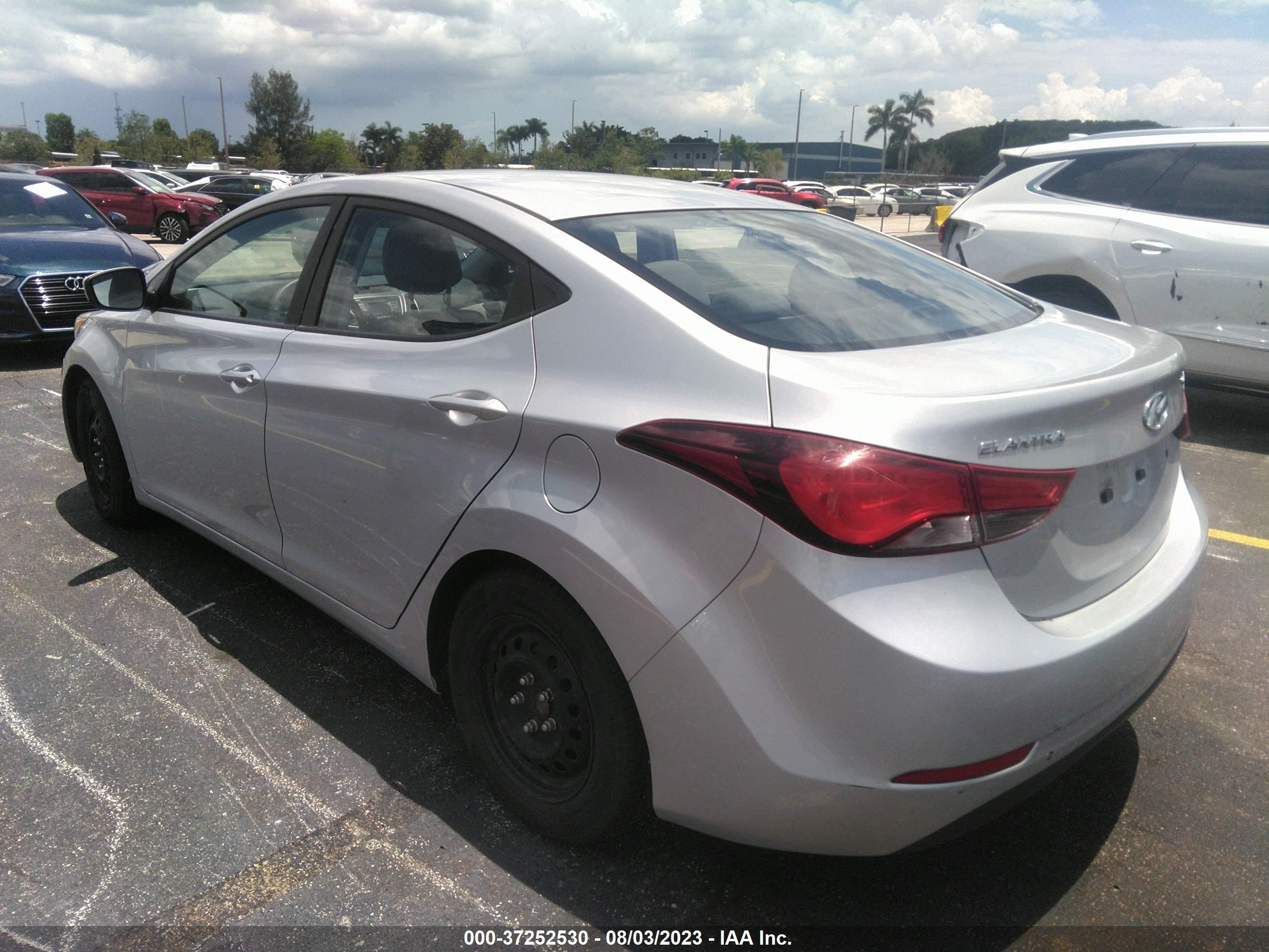 Photo 2 VIN: 5NPDH4AE8GH728027 - HYUNDAI ELANTRA 