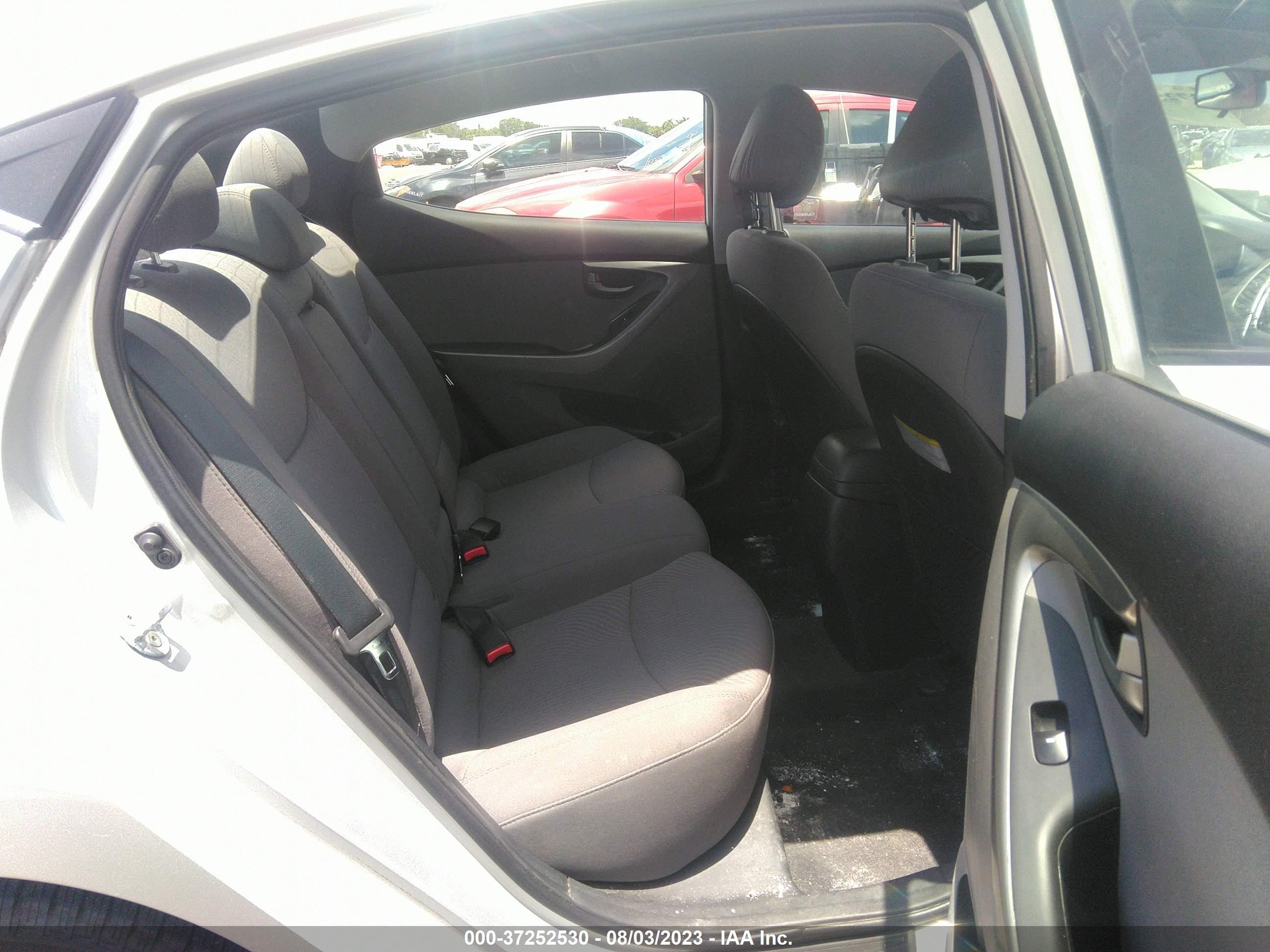 Photo 7 VIN: 5NPDH4AE8GH728027 - HYUNDAI ELANTRA 