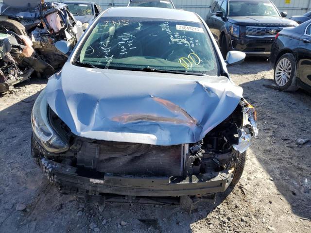 Photo 4 VIN: 5NPDH4AE8GH744633 - HYUNDAI ELANTRA SE 