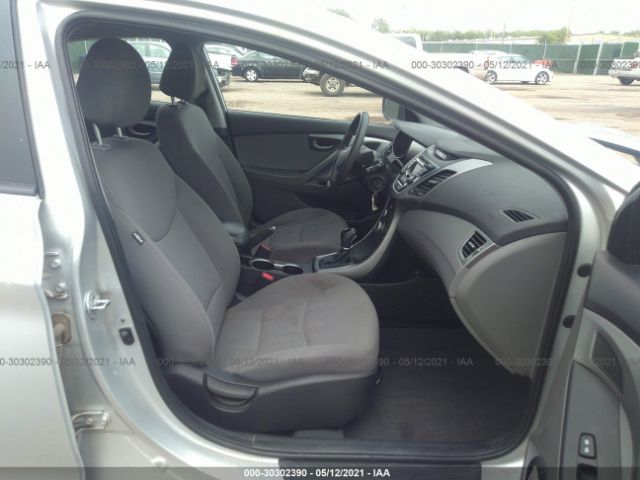 Photo 4 VIN: 5NPDH4AE8GH769936 - HYUNDAI ELANTRA 