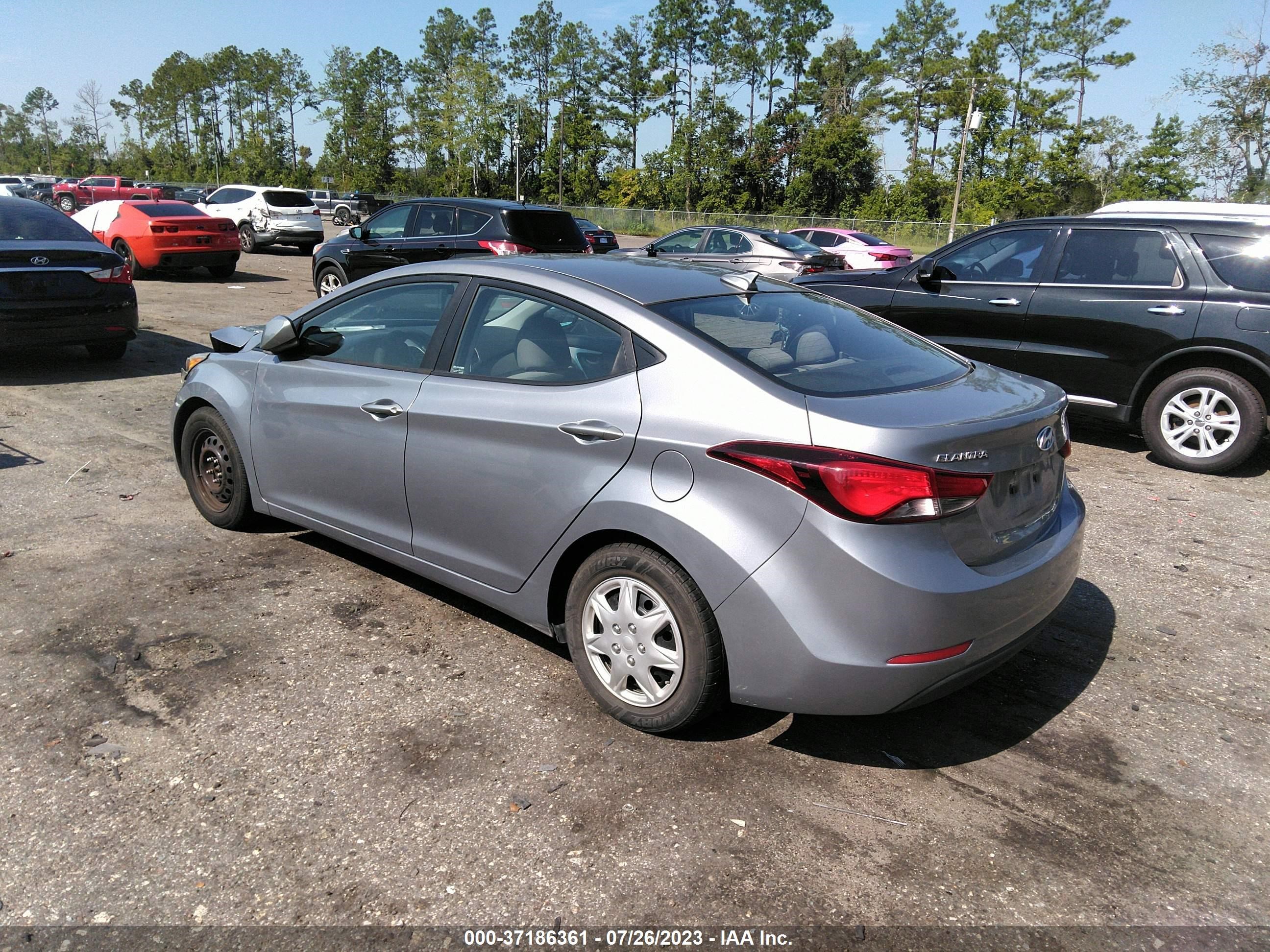 Photo 2 VIN: 5NPDH4AE8GH793041 - HYUNDAI ELANTRA 