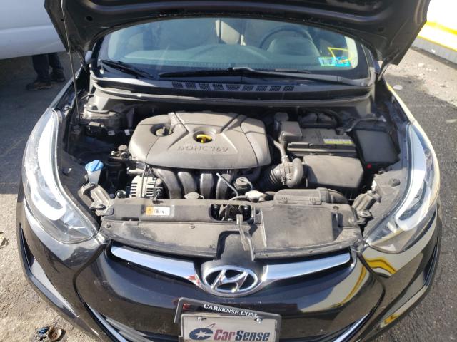 Photo 6 VIN: 5NPDH4AE8GH795730 - HYUNDAI ELANTRA SE 