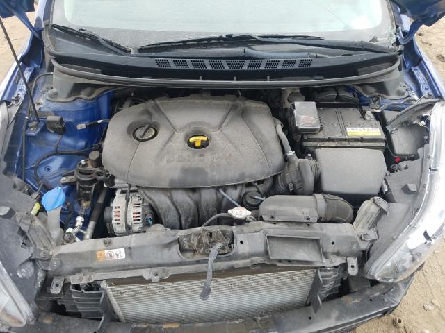 Photo 6 VIN: 5NPDH4AE8GH795808 - HYUNDAI ELANTRA SE 