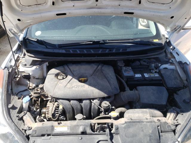 Photo 6 VIN: 5NPDH4AE9CH085584 - HYUNDAI ELANTRA GL 