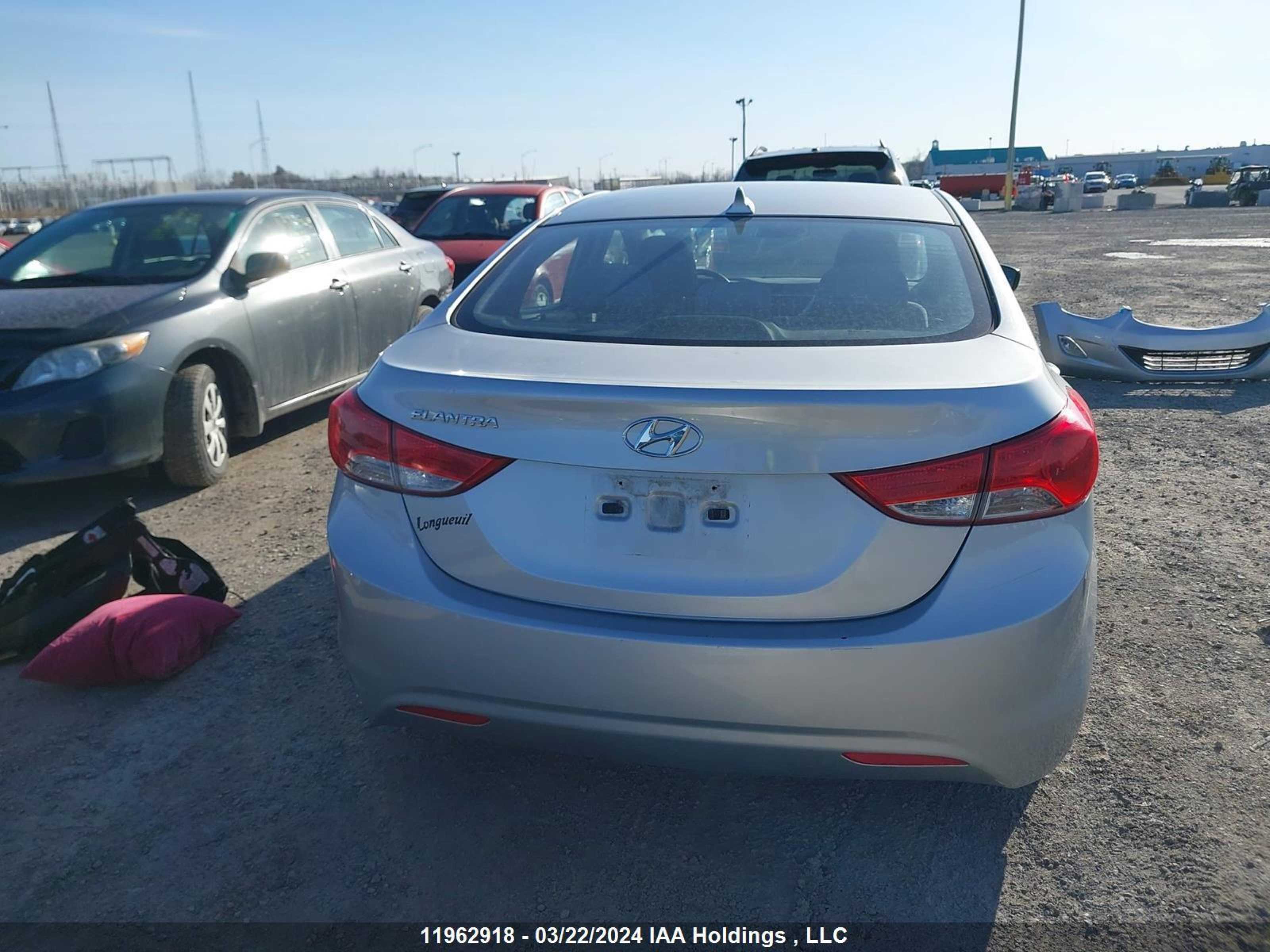 Photo 16 VIN: 5NPDH4AE9CH094494 - HYUNDAI ELANTRA 