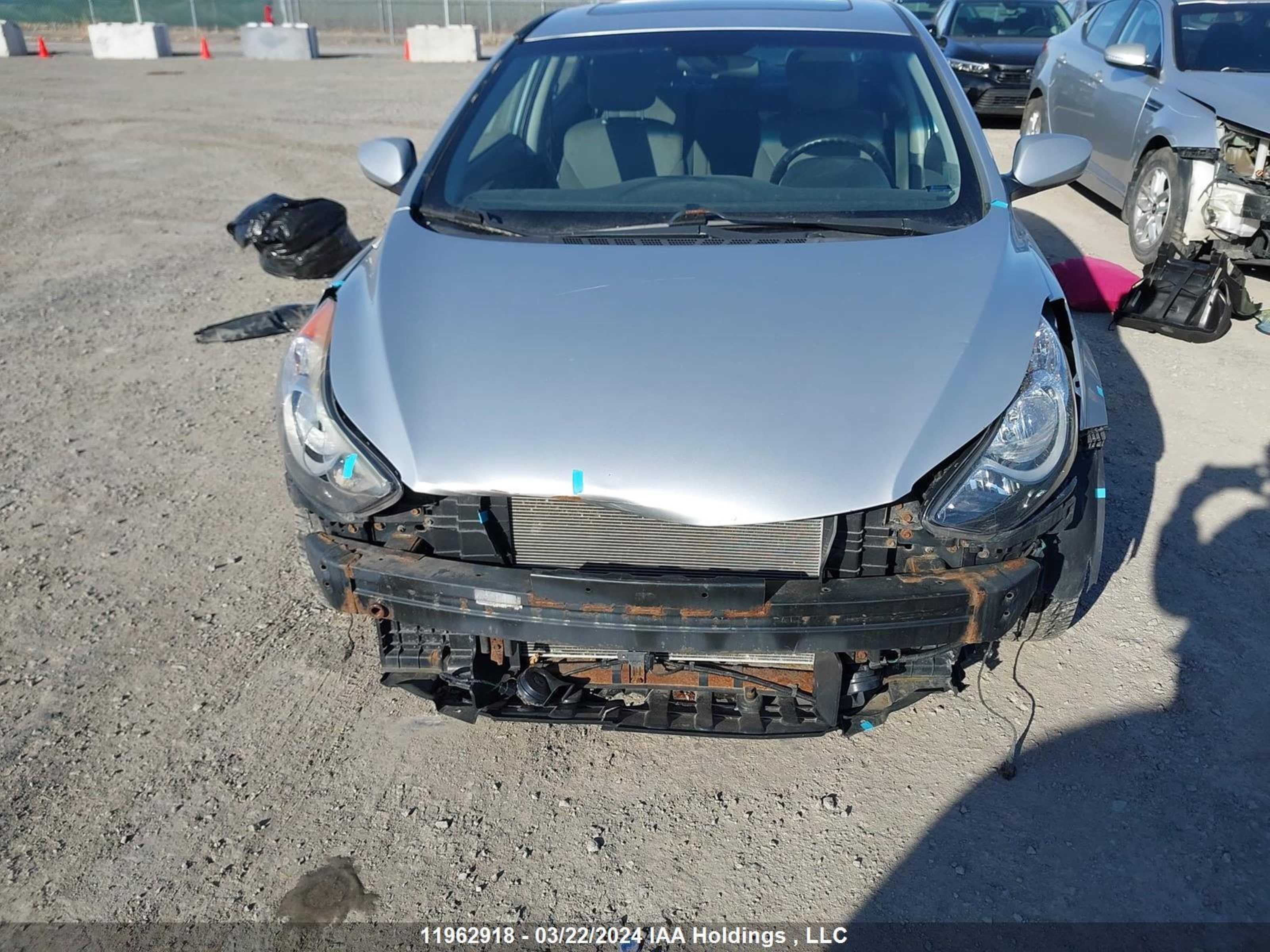 Photo 5 VIN: 5NPDH4AE9CH094494 - HYUNDAI ELANTRA 