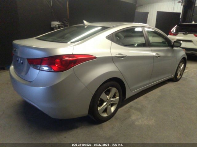 Photo 3 VIN: 5NPDH4AE9CH118373 - HYUNDAI ELANTRA 