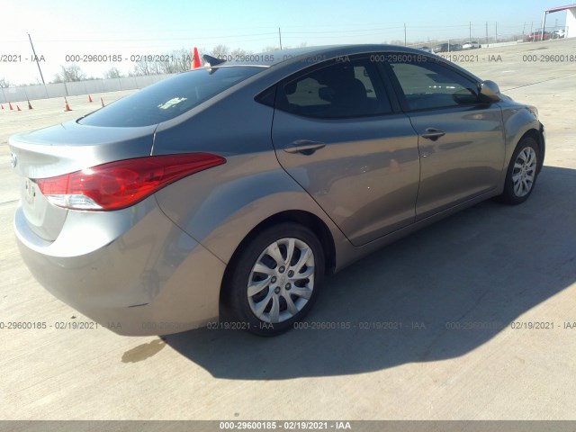 Photo 3 VIN: 5NPDH4AE9CH132340 - HYUNDAI ELANTRA 