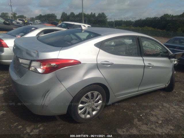 Photo 3 VIN: 5NPDH4AE9CH138316 - HYUNDAI ELANTRA 