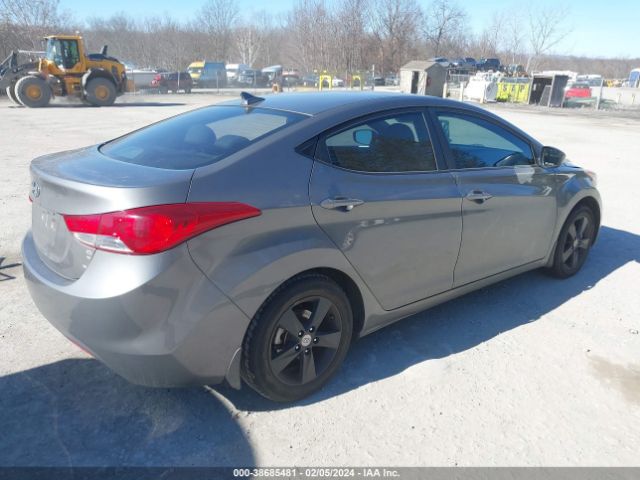 Photo 3 VIN: 5NPDH4AE9DH159085 - HYUNDAI ELANTRA 